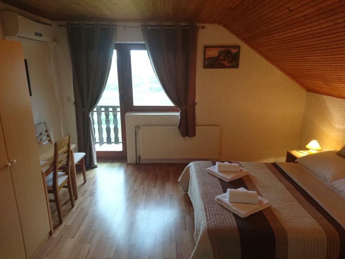 House Viktoria Hotel Seliste Dreznicko Luaran gambar
