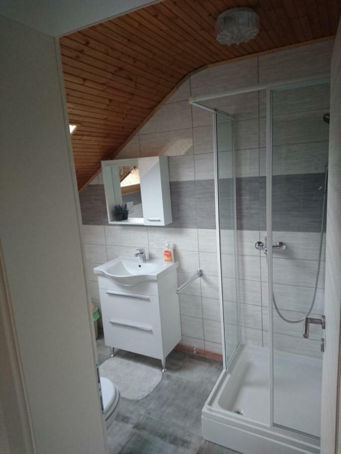 House Viktoria Hotel Seliste Dreznicko Luaran gambar