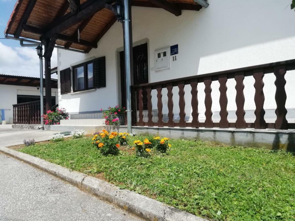 House Viktoria Hotel Seliste Dreznicko Luaran gambar